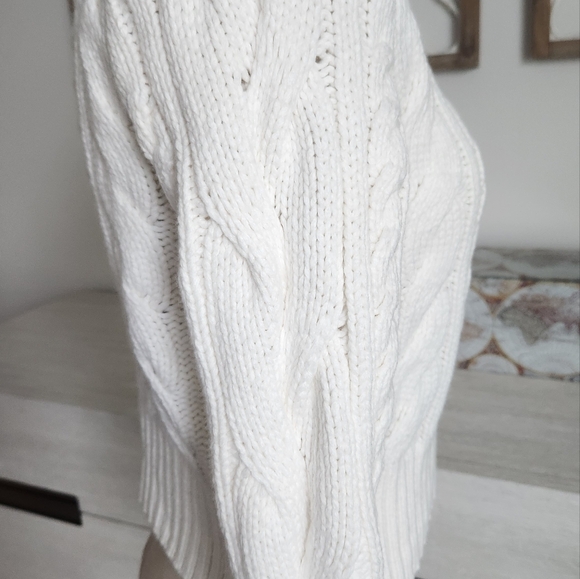 White cable knit sweater - Picture 5 of 5